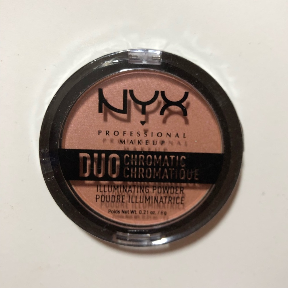 Illuminating powder